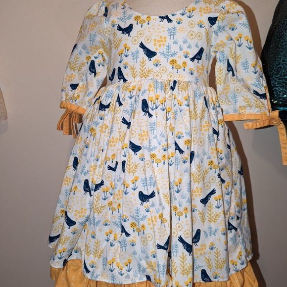 Floral + Bird Ruffle Dress, size 4-5 🍄 🐦⬛ 🌼 🌿 - Picture 2 of 3